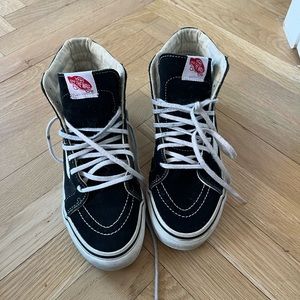 VANS - SK8 - Hi SHOE - Black & White size M 6.5 / W 8